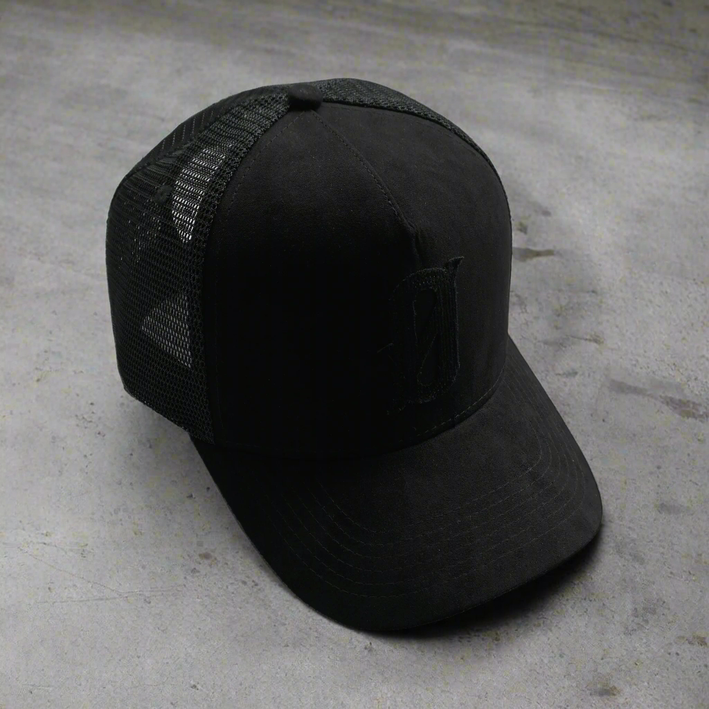 Ø SUEDE TRUCKER HAT